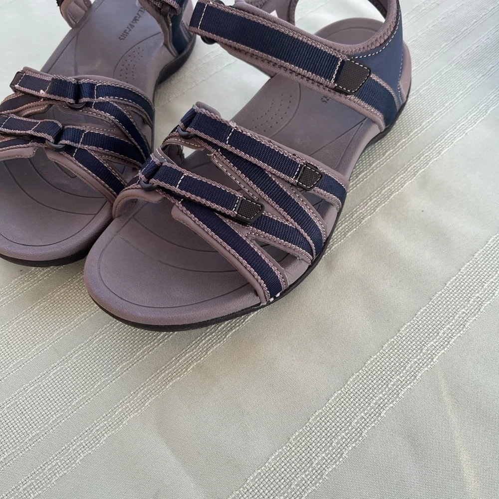 Dream Pairs Navy and Taupe Comfort Strappy Sandals size 8